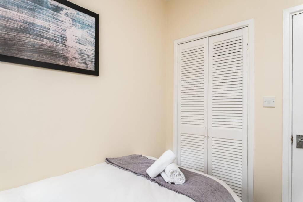 Sleeps 5, Smart Tv'S In Bedrooms Swansea Extérieur photo